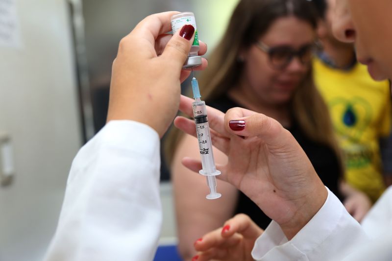 Minas Gerais amplia prazo para vacinação contra a meningite C