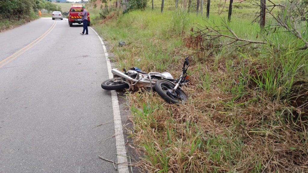 Acidente deixa motociclista ferido na MG-265 próximo a Boa Família