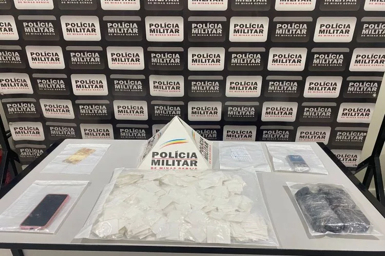 Mais de mil papelotes de cocaína são apreendidos pela PM em Muriaé