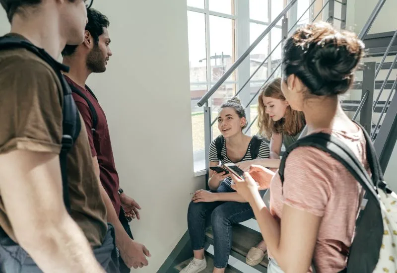 Sebrae Minas oferece vagas com bolsa de R$ 5 mil