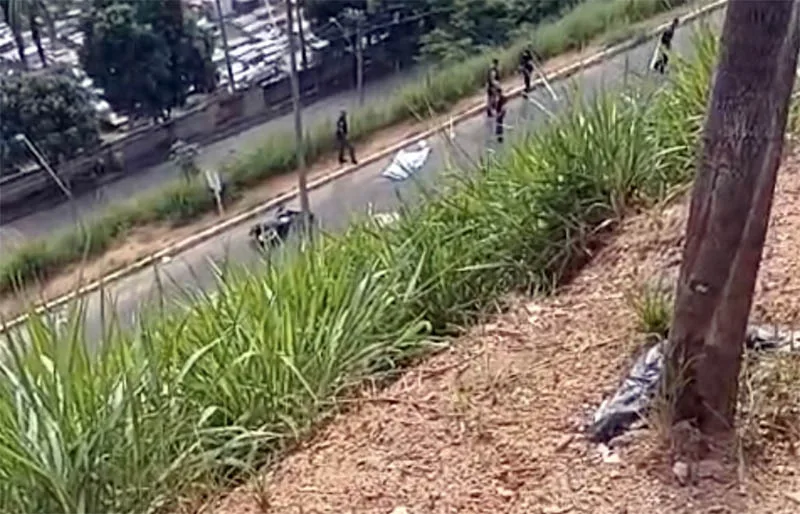 Mulher morre ao cair de moto no morro do presídio