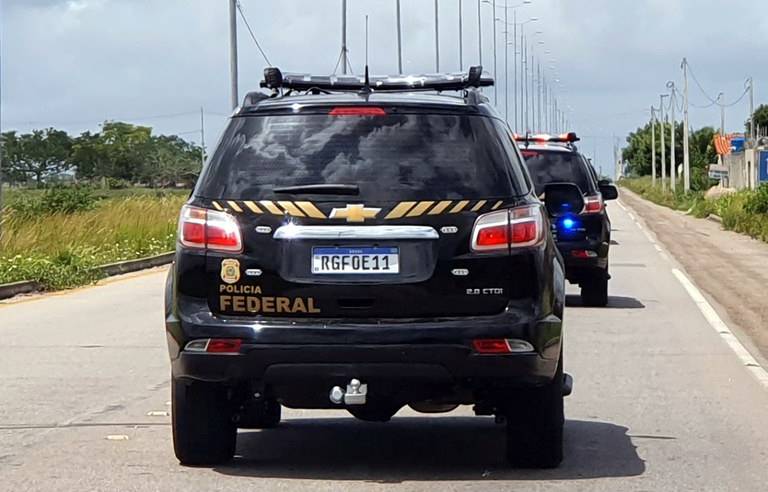 Polícia Federal combate extração ilegal de areia em Leopoldina