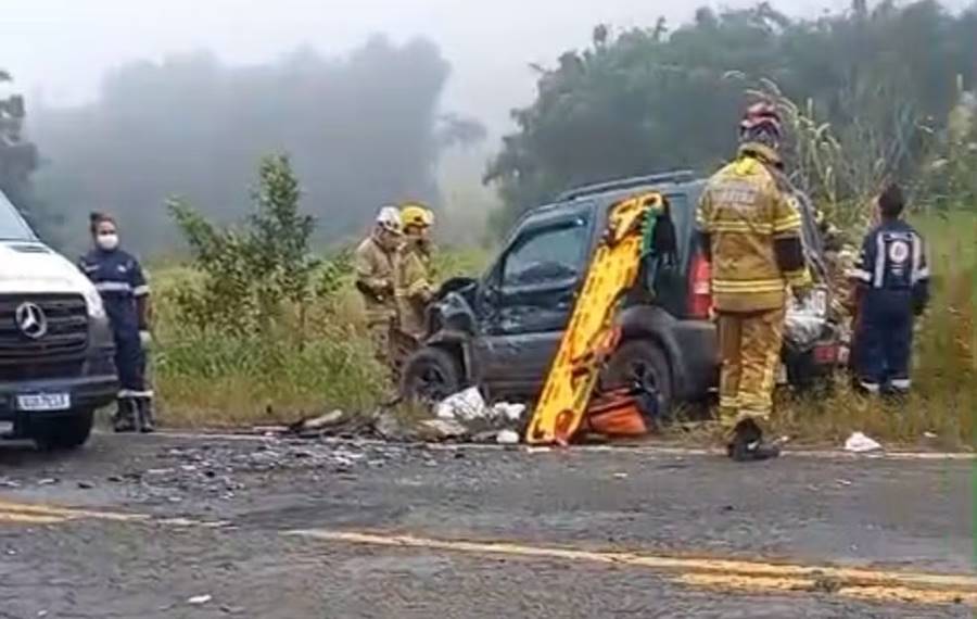 Acidente deixa três mortos na BR-267 em Maripá de Minas