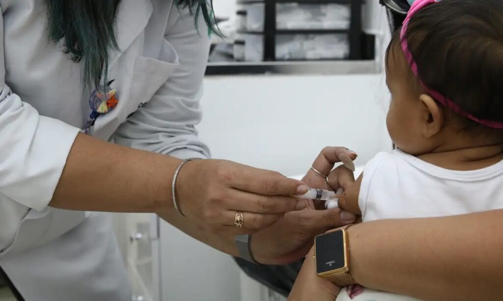 Vacinação é a principal forma de prevenção à coqueluche