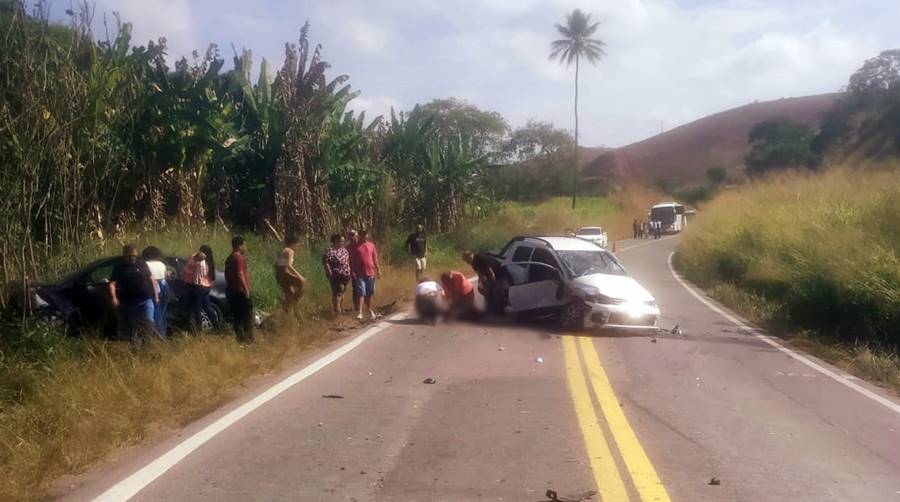 Colisão entre três veículos deixa um morto na BR-267, em Tebas