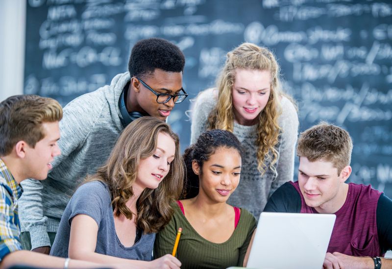 Saiba o que muda no ensino médio com novo texto aprovado no Congresso