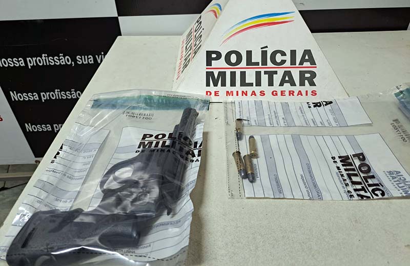 PM prende rapaz que exibia arma de fogo no Bairro Menezes