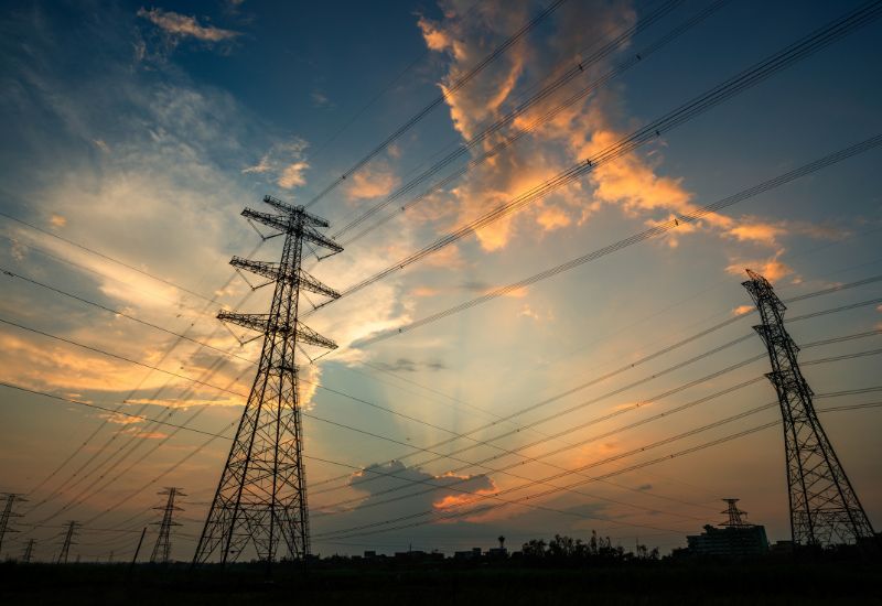 Linhas de transmissão da Light deixam clientes em Minas sem energia