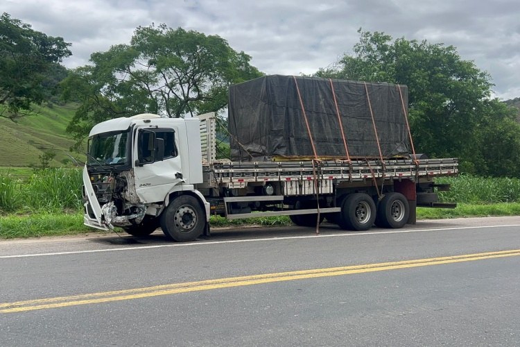 Mulher morre após carro