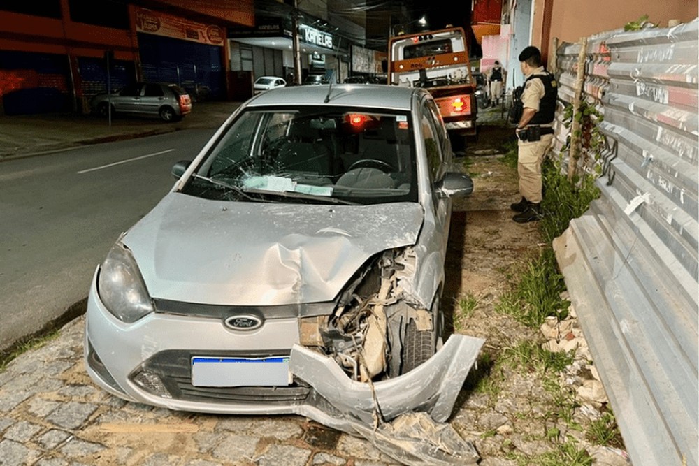 Motorista com sinais de embriaguez provoca acidente em Muriaé