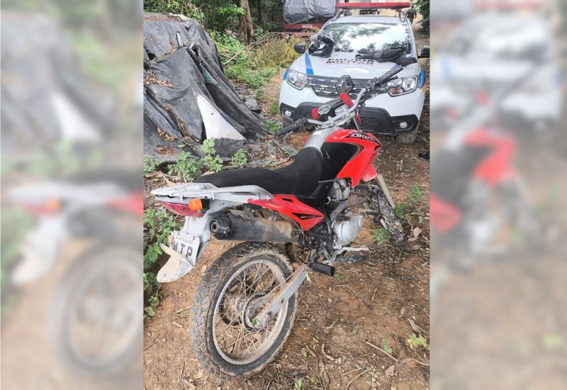 Polícia Militar recupera motocicleta roubada em Cataguases