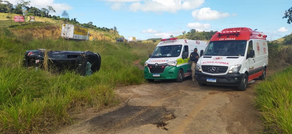 Motorista inabilitado causa acidente na BR-116, em Laranjal