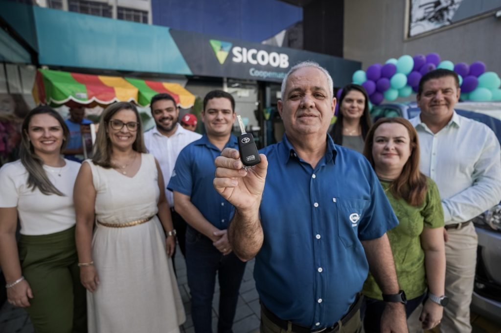 Promoção Sicoobcard dá uma Hilux 0km a cooperado do Sicoob Coopemata 