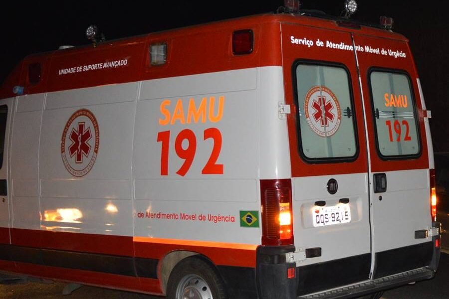 Idoso atropelado é socorrido em estado grave na BR-120, em Leopoldina