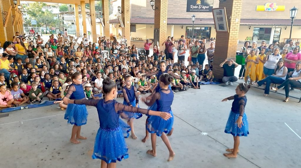 Projeto Girarte vai se apresentar em dez cidades mineiras