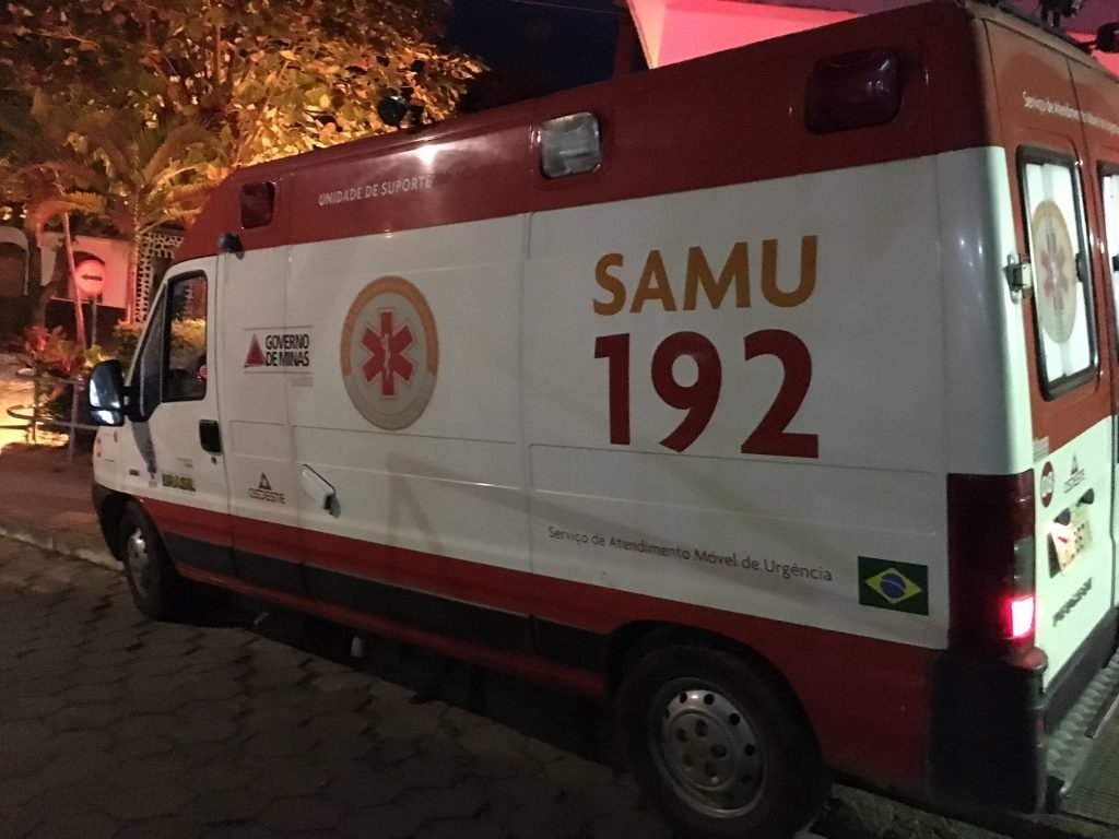 Homem é assassinado com facada no peito em Leopoldina