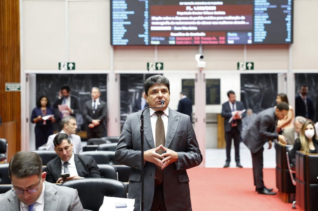 Aprovado projeto de lei que amplia acesso à mamografia pelo SUS