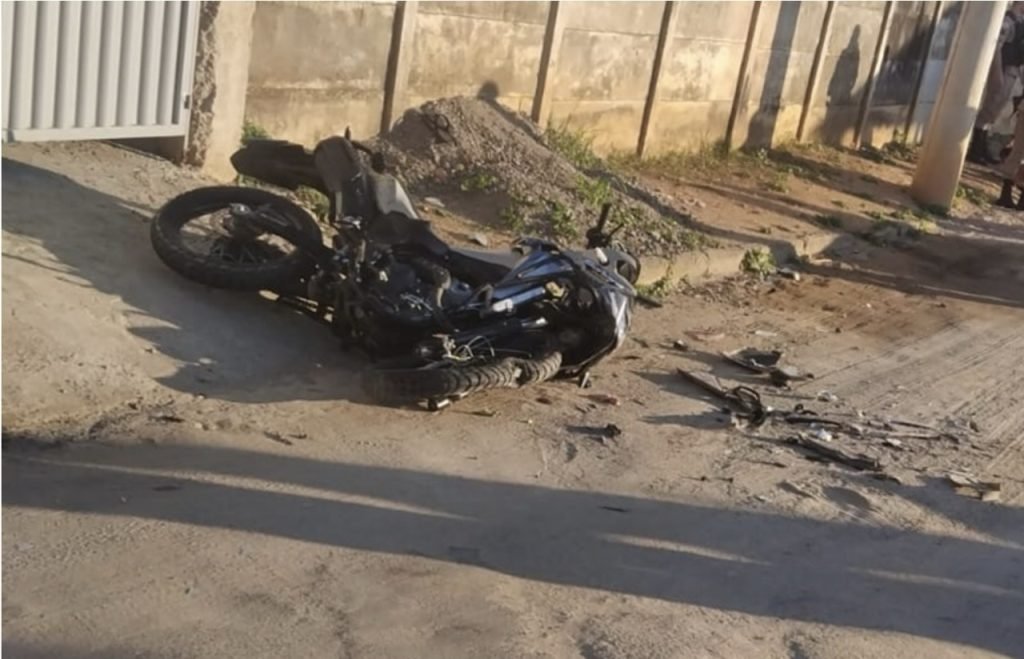 Condutores inabilitados se envolvem em acidente, em Leopoldina