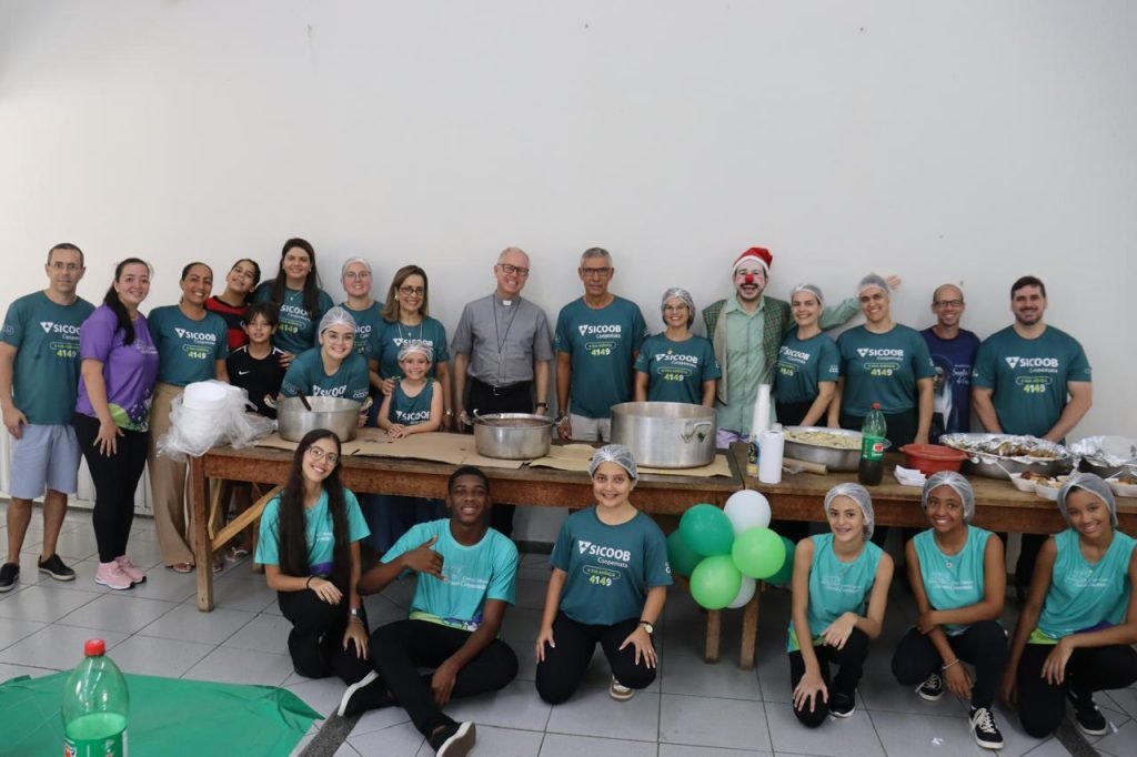 Natal Solidário do Sicoob Coopemata tem almoço comunitário