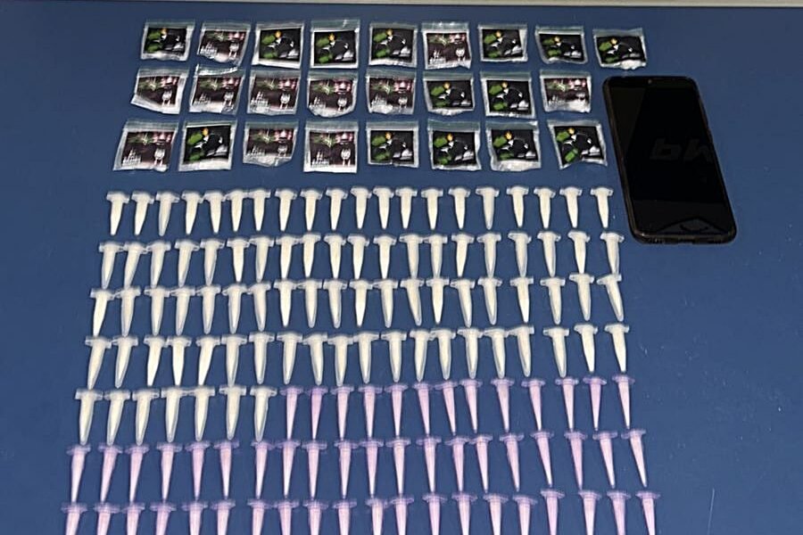 PM prende homem com mais de 200 pinos de cocaína em Leopoldina