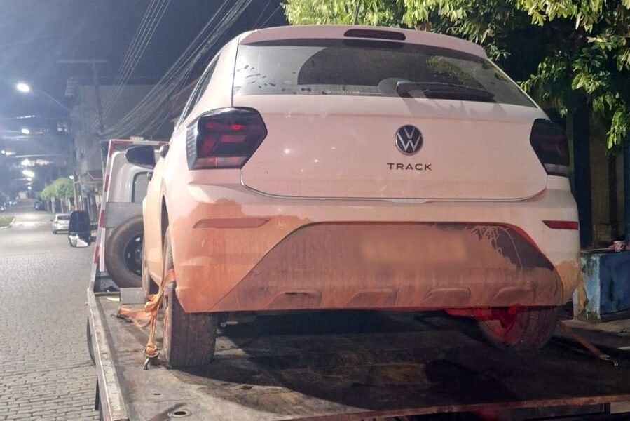 Carro usado em crime na zona rural é apreendido em Leopoldina