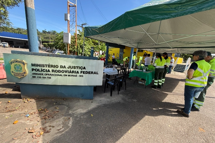 PRF e Ecovias RioMinas realizam Operação Rodovida na BR-116