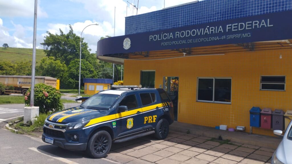 Passageiro é preso por importunação sexual em ônibus na BR-116
