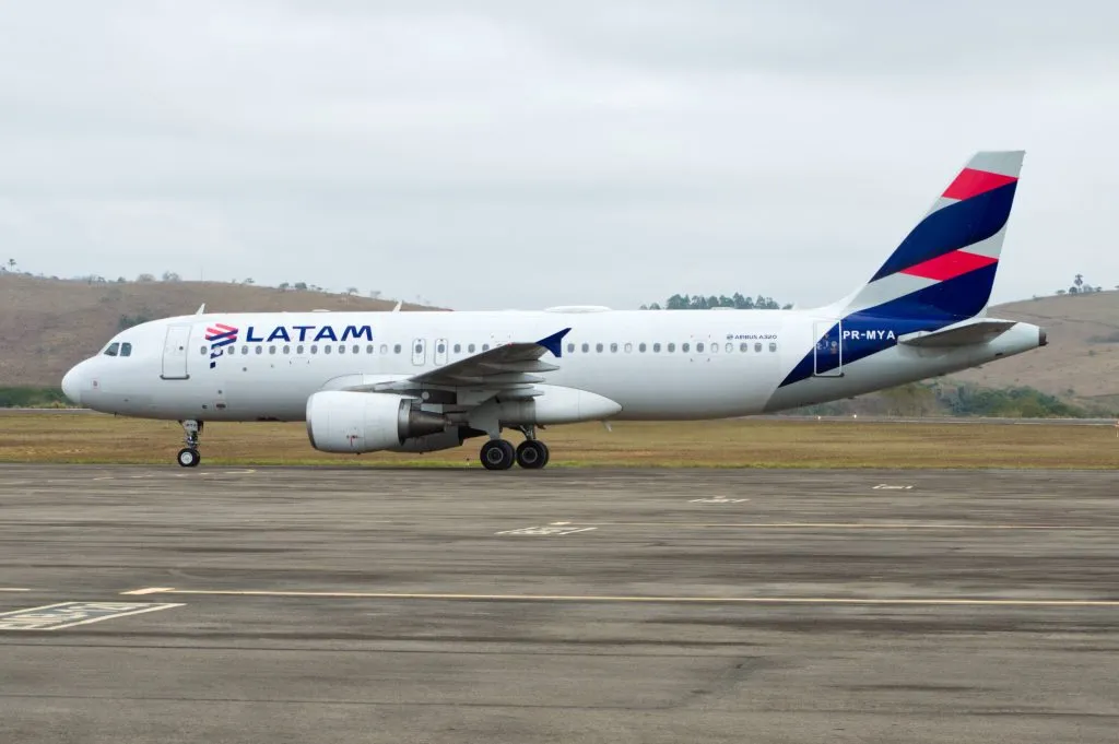 LATAM volta a operar no Aeroporto da Zona da Mata