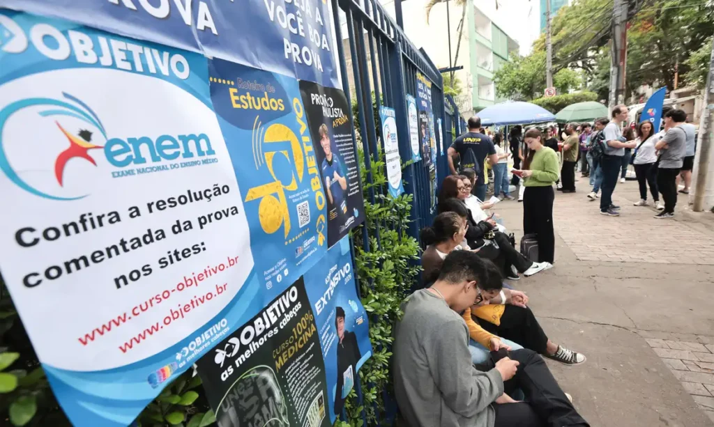 Período para pedir isenção da taxa do Enem 2026 termina amanhã