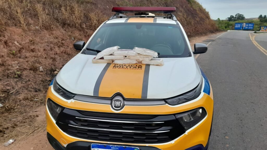 Nervosismo durante abordagem leva à descoberta de carga de cocaína