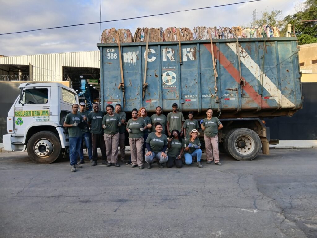 Cooperativa faz a primeira venda de materiais recicláveis