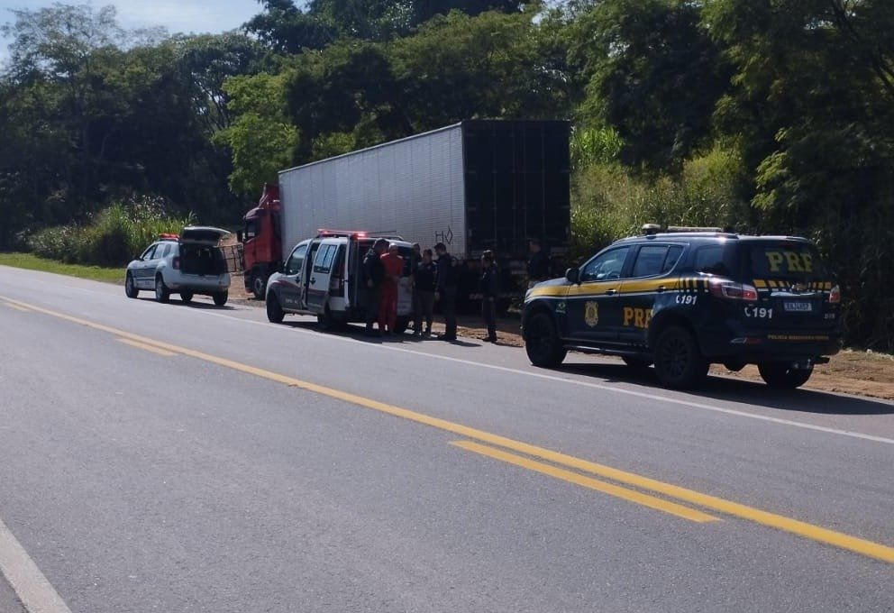 Detento fica ferido em acidente com viatura do sistema prisional