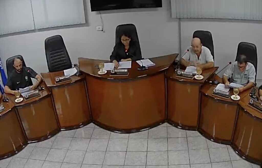 Câmara de Piraúba investiga vereador após denúncias de assédio a servidoras