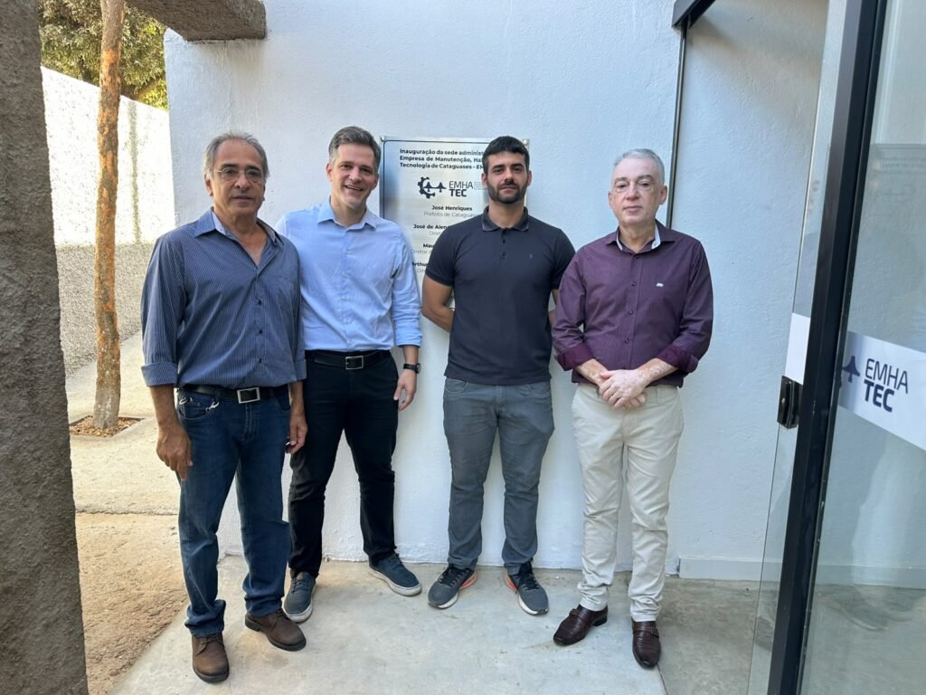 Prefeito José Henriques empossa a primeira diretoria da Emhatec