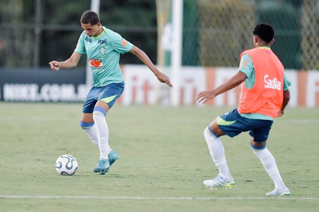 Cataguasense assina primeiro contrato profissional com o Fluminense