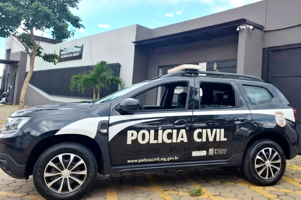 Mulher é presa por suspeita de venda ilegal de cigarros eletrônicos