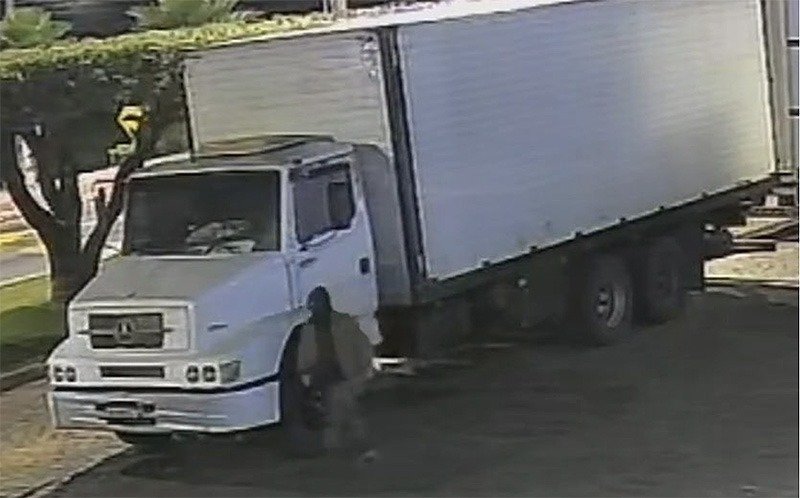 Caminhão furtado em Leopoldina é recuperado em Barbacena