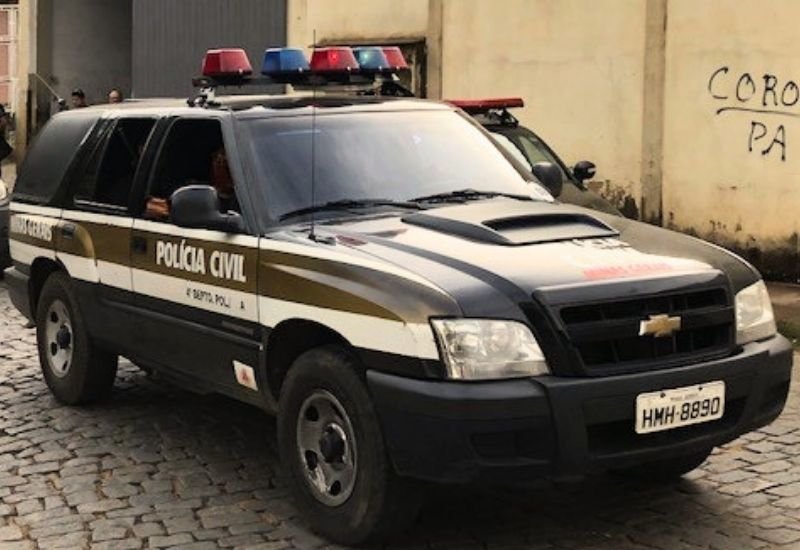 Homem é preso por enfiar a cabeça da mulher dentro da privada