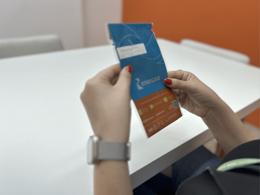 Dia do Cliente: conheça seus direitos e deveres como consumidor de energia