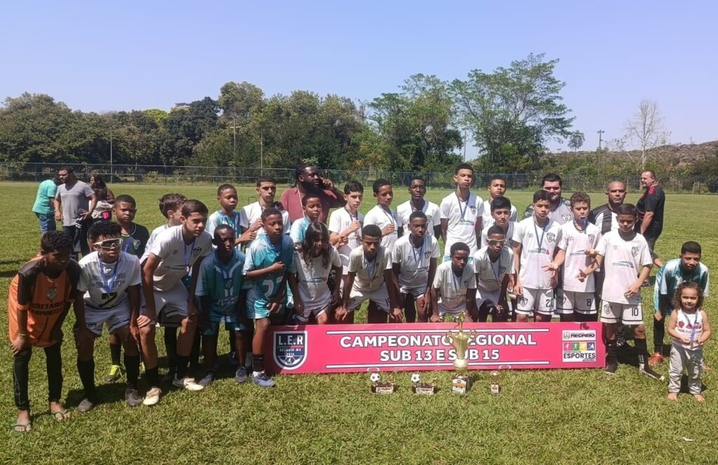 Equipe Sub-13 do Vila Reis é campeã regional invicta