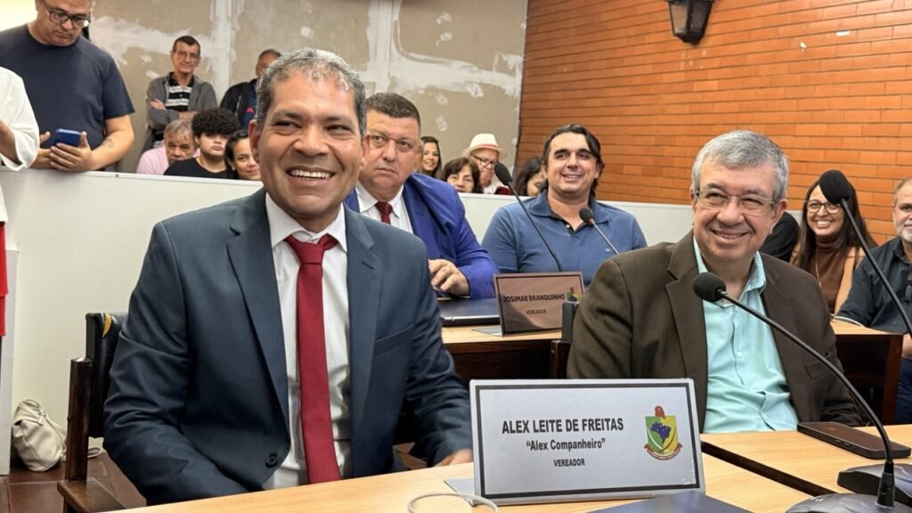 Alex Companheiro toma posse como vereador em Cataguases