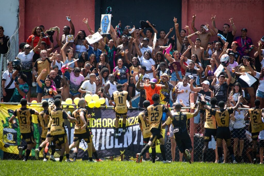 São Vicente e Ajax vão decidir o Campeonato Suburbano