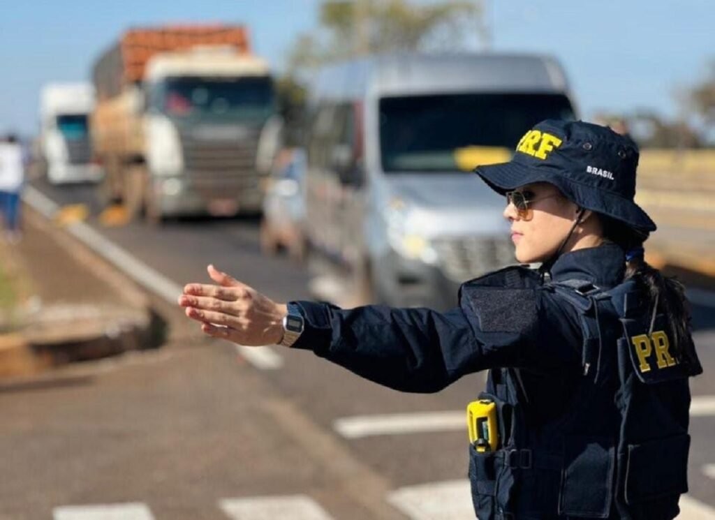 PRF reforça fiscalização nas rodovias federais durante o feriadão