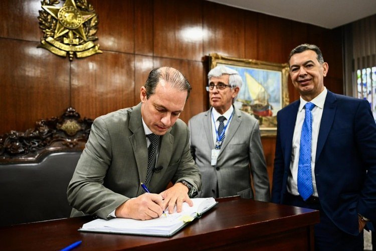 Renzo Braz toma posse como Senador por Minas Gerais