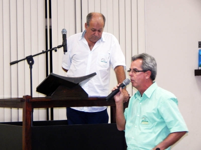 Jos&eacute; Francisco e Jos&eacute; Emilton durante a apresenta&ccedil;&atilde;o do Relat&oacute;rio 2013 da Emater