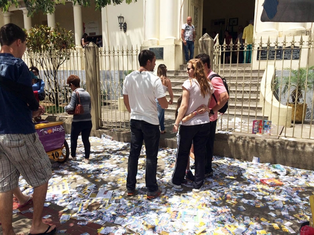 Espera-se menos sujeira na frente das sess&otilde;es eleitorais neste domingo