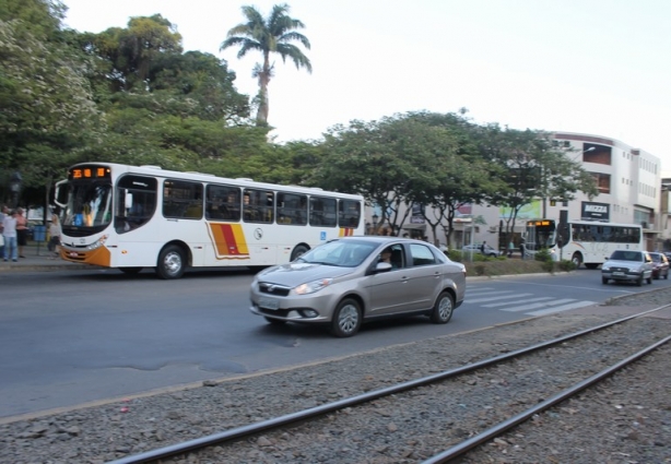 Andar de ônibus urbano em Cataguases ficará mais caro na próxima segunda-feira