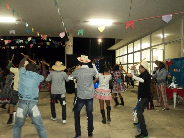 A grande atra&ccedil;&atilde;o da festa ser&aacute; a dan&ccedil;a quadrilha por alunos do Col&eacute;gio