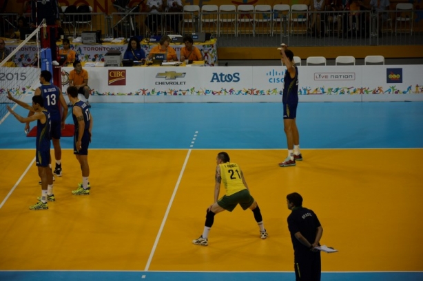 O Brasil venceu a Argentina no V&ocirc;lei Masculino e est&aacute; nas finais do Pan-Americano de Toronto