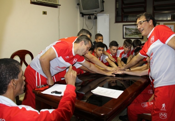 a equipe do Remo fez sua primeira partida desta semifinal na noite desta sexta-feira, 14